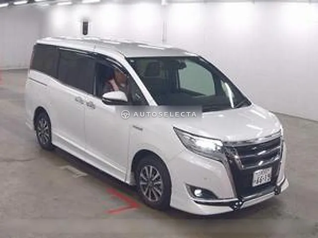 Toyota Esquire 2018, auction grade 3.5