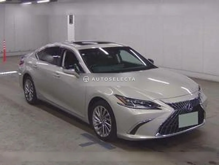 Lexus ES 2021, photo 1 of 6