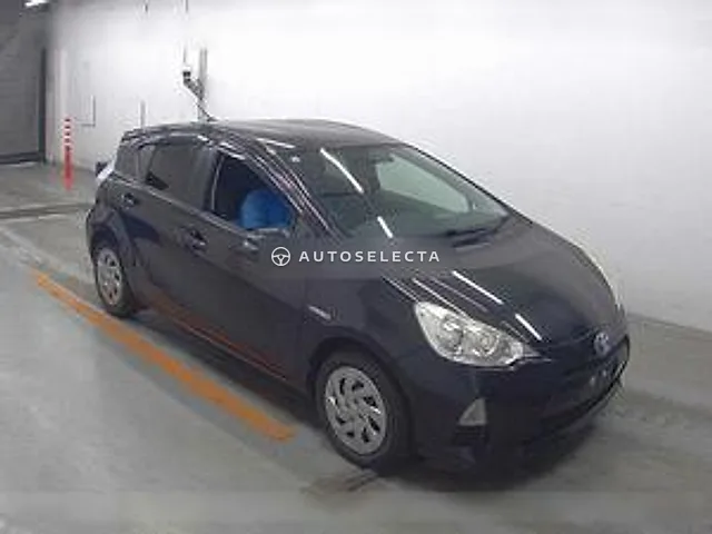 Toyota Aqua 2013, auction grade RA
