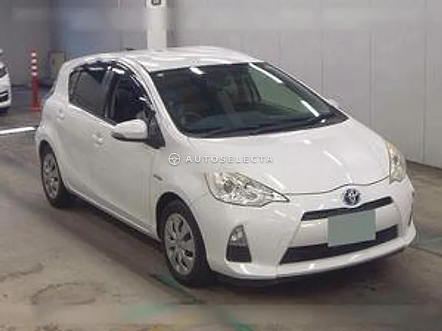 Toyota Aqua 2012, auction grade 3.5