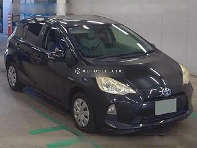 Toyota Aqua 2014, auction grade 3.5