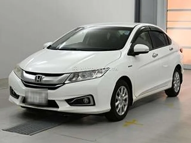 Honda Grace 2015, auction grade 3.5