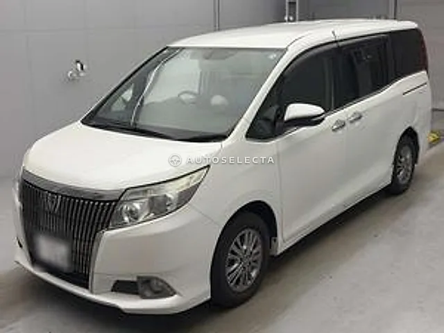 Toyota Esquire 2015, auction grade 3.5
