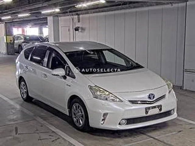 Toyota Prius Alpha 2013, auction grade 3.5