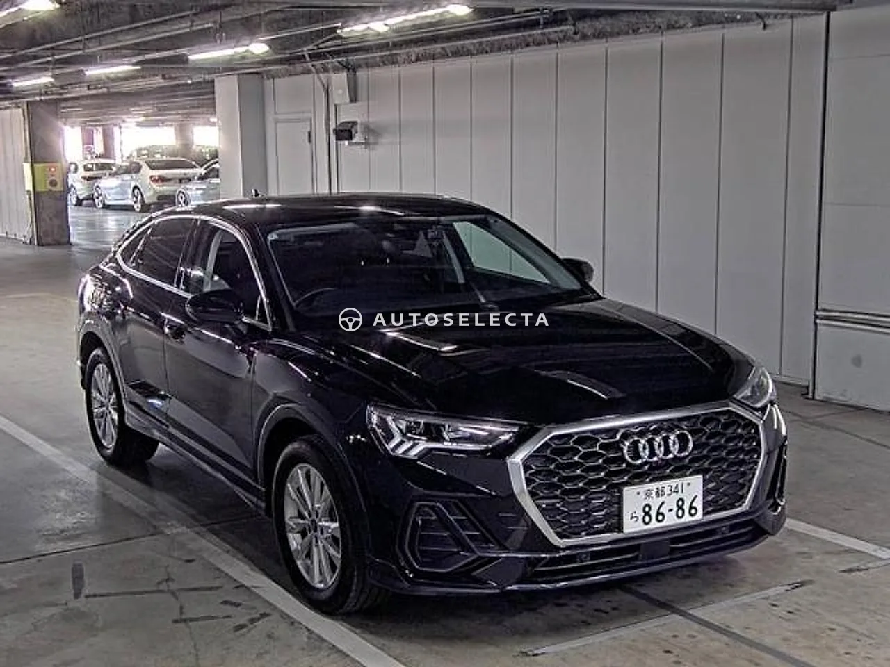 Audi Q3 2024, photo 1 of 3