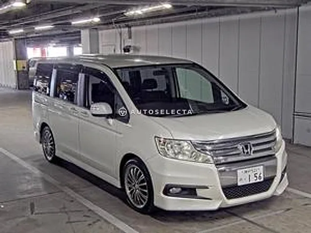 Honda Stepwgn Spada 2012, auction grade 3.5