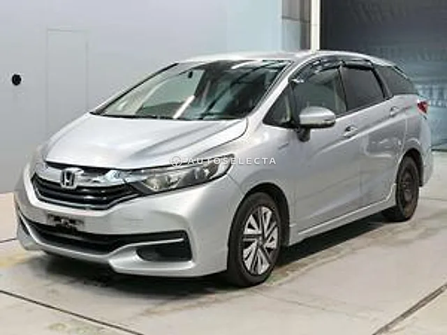 Honda Shuttle 2017, auction grade 3.5