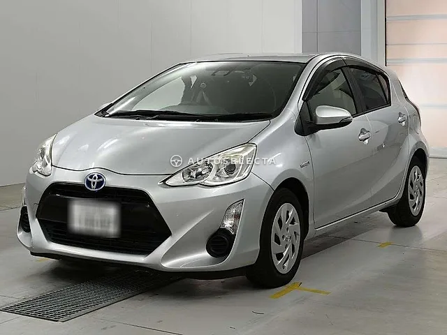 Toyota Aqua 2017, auction grade 4.5