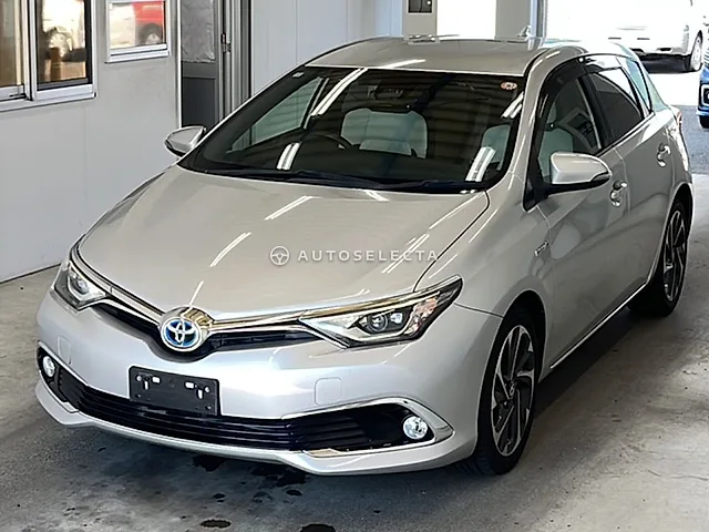 Toyota Auris 2016, auction grade 4