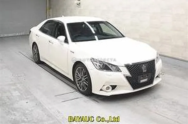 Toyota Crown Hybrid 2015, auction grade 3.5