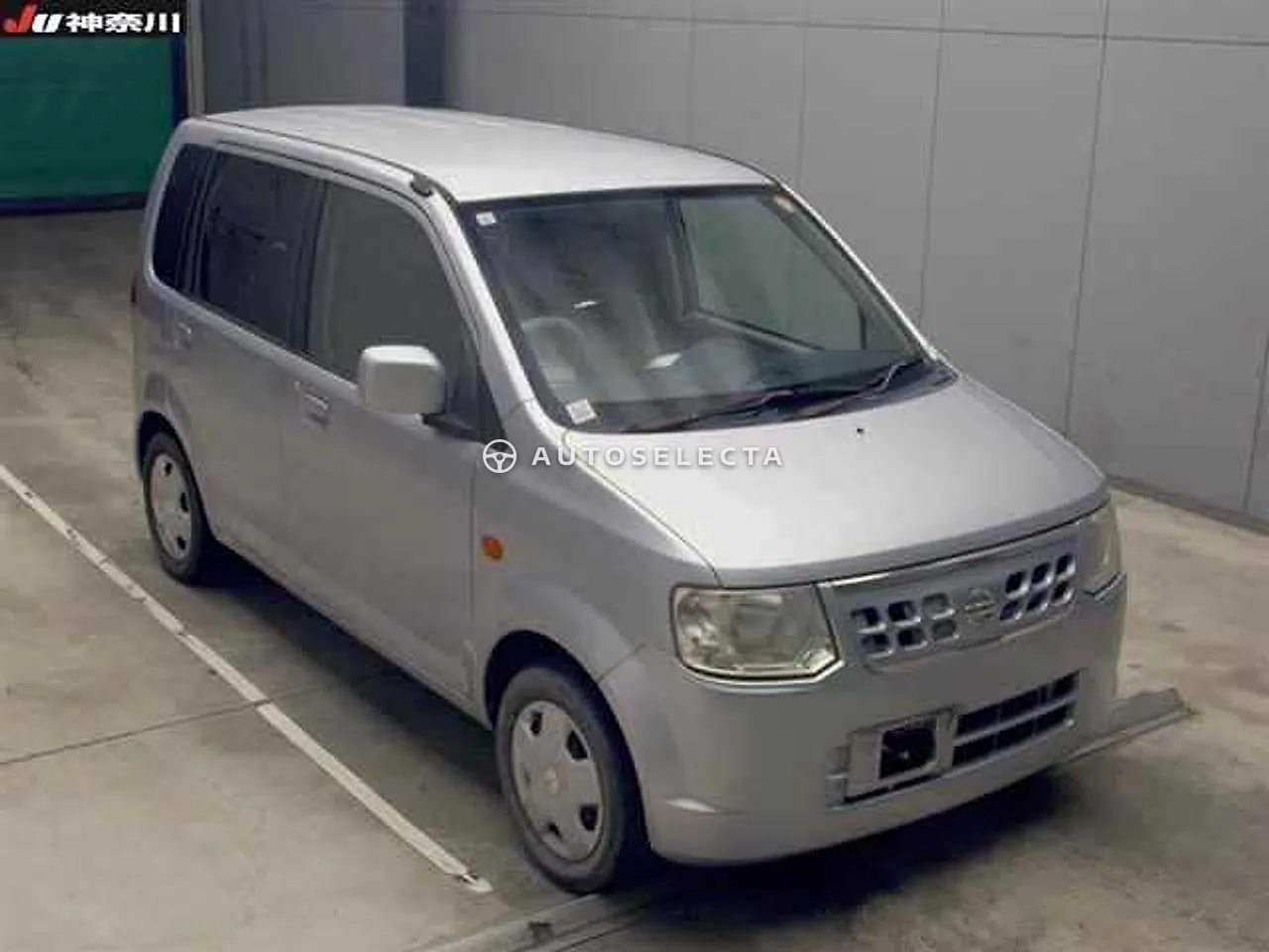 Nissan Otti 2011, photo 1 of 10