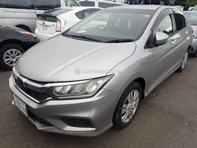 Honda Grace 2017, auction grade 3.5