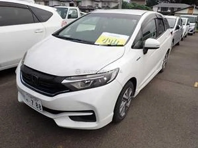 Honda Shuttle 2017, auction grade 3.5