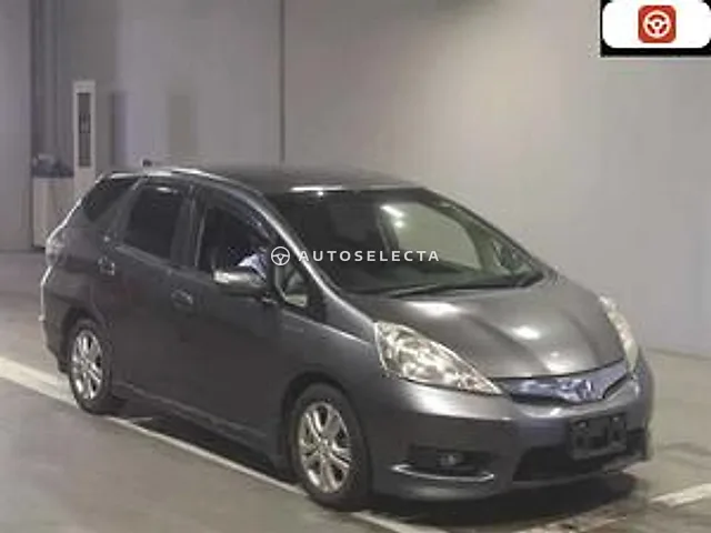 Honda Fit Shuttle 2013, auction grade 3.5