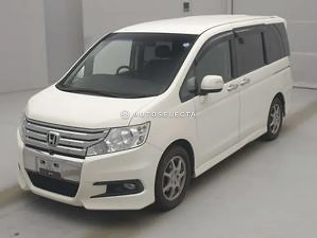 Honda Stepwgn Spada 2011, auction grade 3