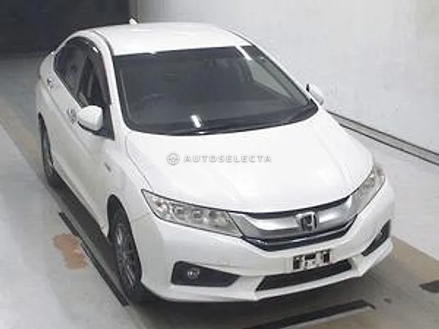 Honda Grace 2015, auction grade 3
