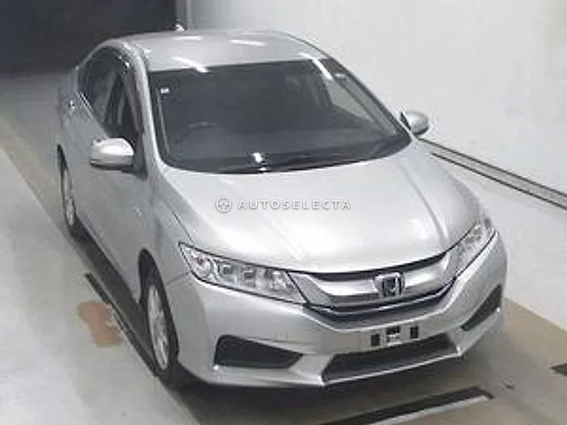 Honda Grace 2016, auction grade R
