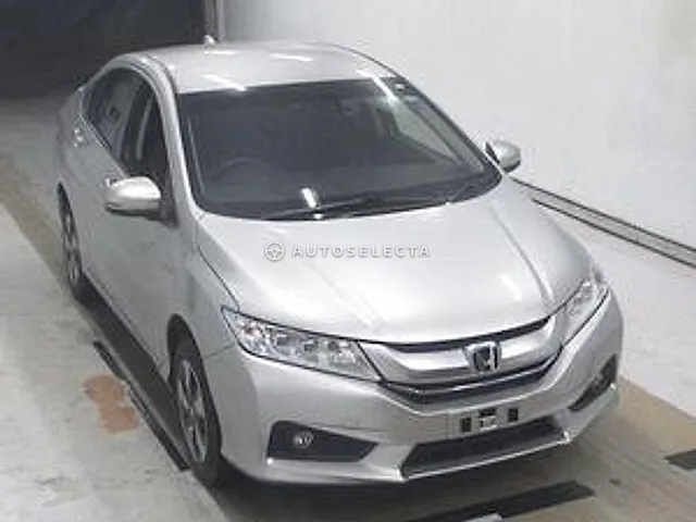 Honda Grace 2015, auction grade 3