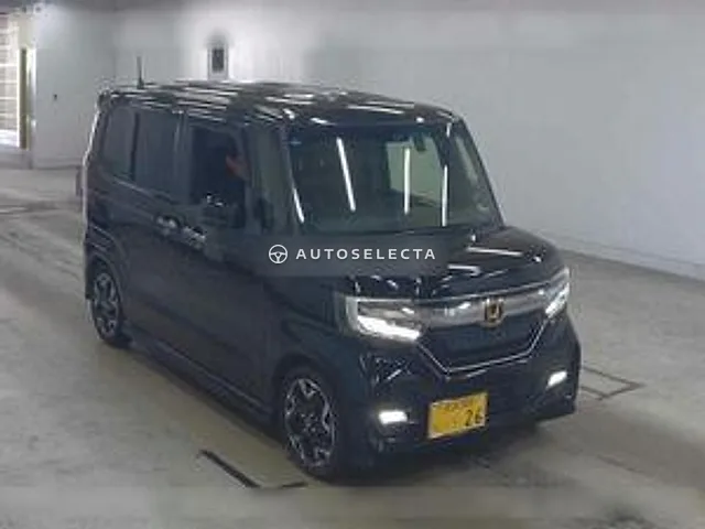 Honda N-BOX Custom 2017, auction grade 4.5