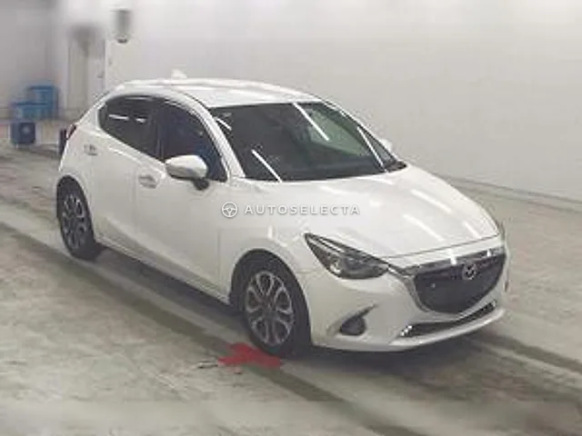 Mazda Demio 2015, auction grade R