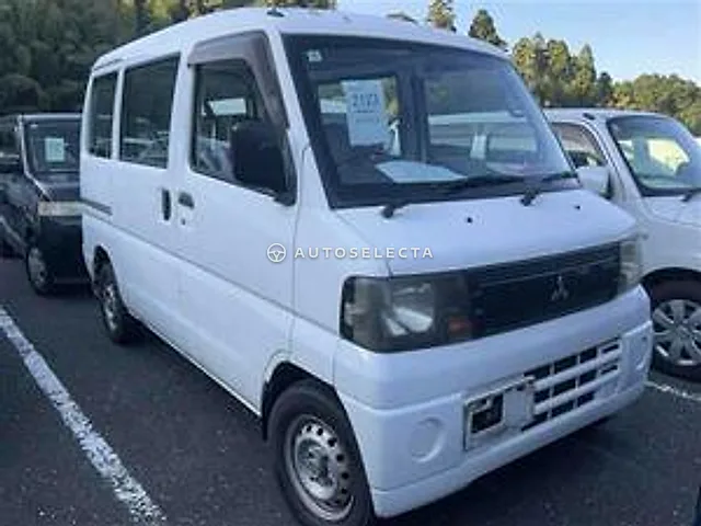 Mitsubishi Minicab 2011