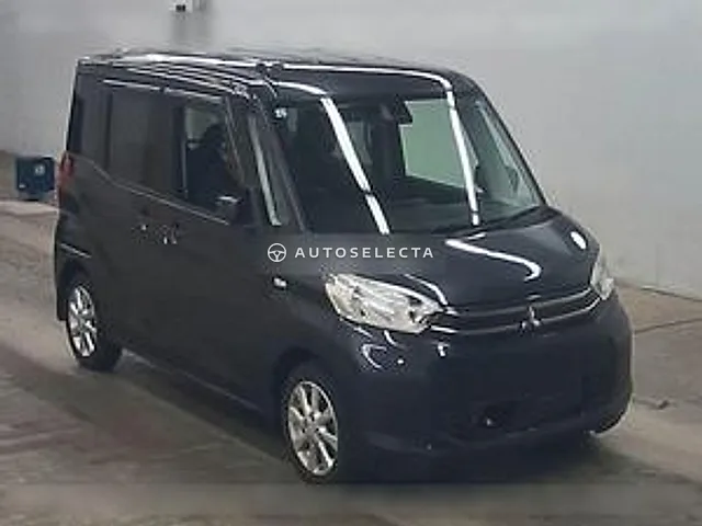 Mitsubishi eK Space 2015, auction grade R