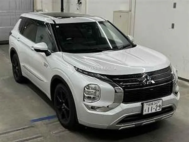 Mitsubishi Outlander PHEV 2022, auction grade 4.5