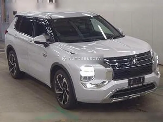 Mitsubishi Outlander PHEV 2022, auction grade 3.5