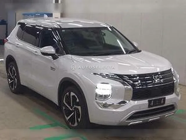 Mitsubishi Outlander PHEV 2024, auction grade 4.5
