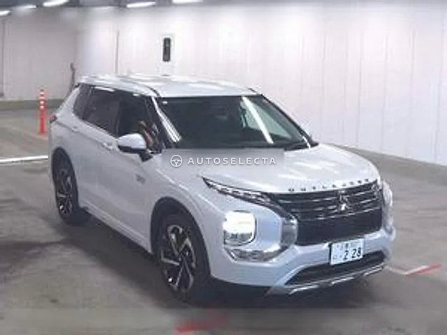 Mitsubishi Outlander PHEV 2022, auction grade 4