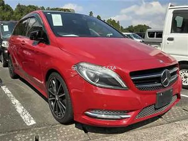 Mercedes-Benz B-Class 2012, auction grade 3.5