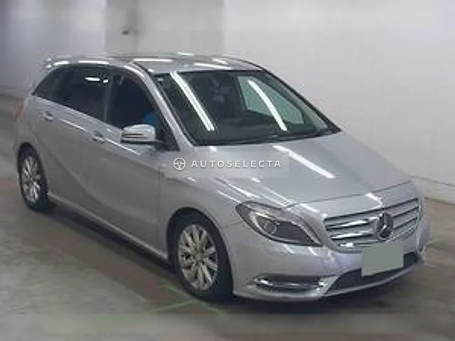 Mercedes-Benz B-Class 2013, auction grade 3.5