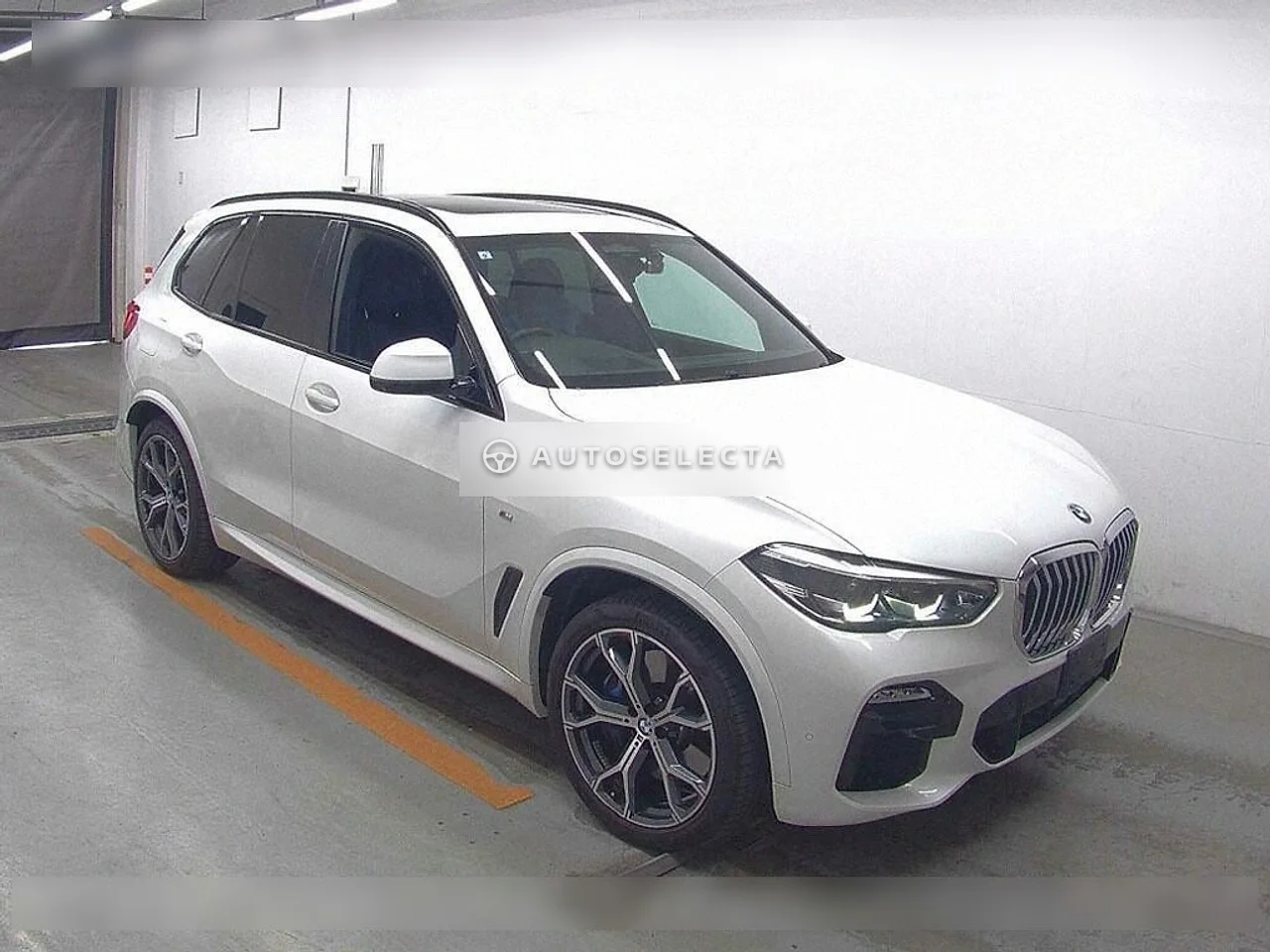 BMW X5 2019, photo 1 of 6