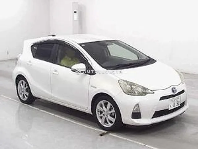 Toyota Aqua 2012, auction grade 3.5