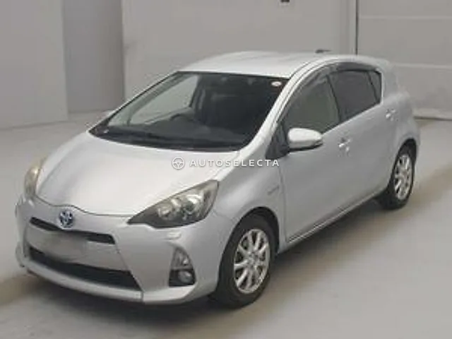 Toyota Aqua 2013, auction grade 3