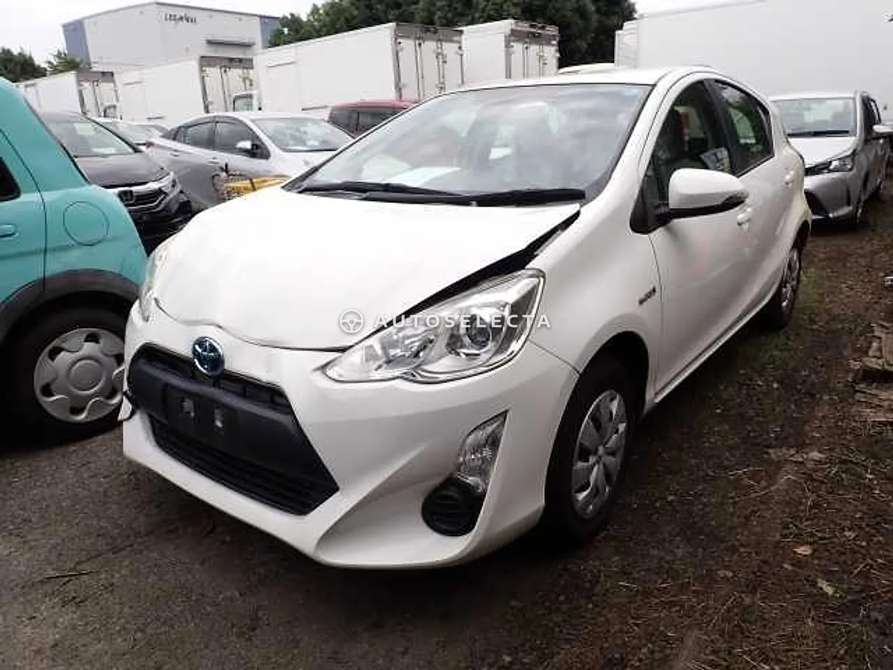 Toyota Aqua 2016, photo 1 of 11