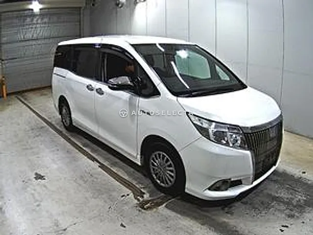 Toyota Esquire 2015, auction grade 4