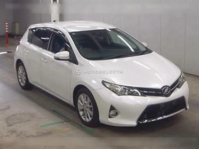 Toyota Auris 2013, auction grade 4