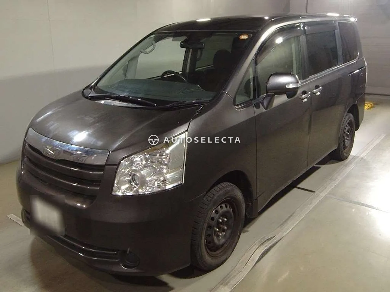 Toyota Noah 2010, photo 1 of 1