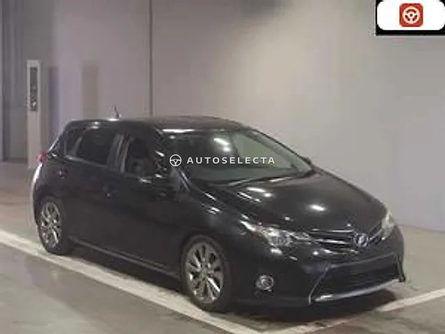 Toyota Auris 2012, auction grade R