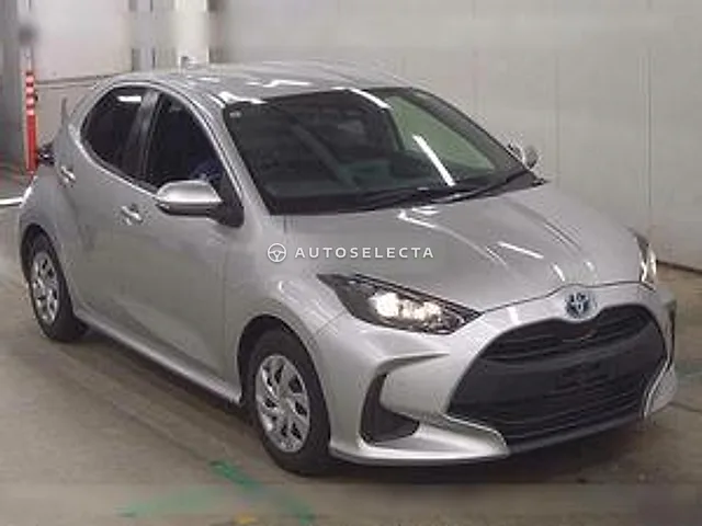 Toyota Yaris Hybrid 2021, auction grade 3.5
