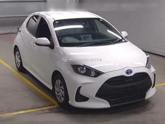 Toyota Yaris Hybrid 2023, auction grade 3.5
