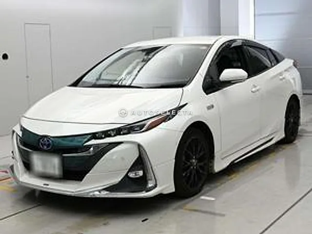 Toyota Prius PHV 2018, auction grade 3.5