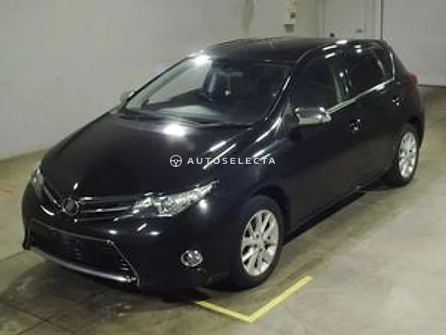 Toyota Auris 2013, auction grade 2