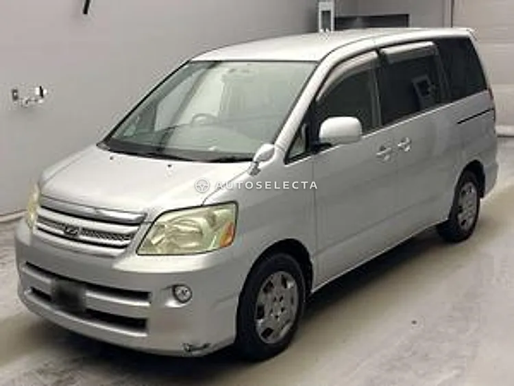 Toyota Noah 2006, photo 1 of 1