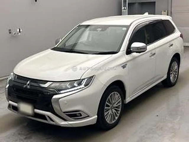 Mitsubishi Outlander PHEV 2019, auction grade 4.5