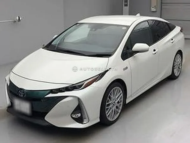 Toyota Prius PHV 2018, auction grade 3.5