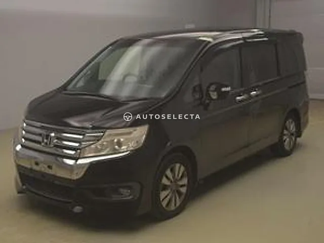 Honda Stepwgn Spada 2013, auction grade 3
