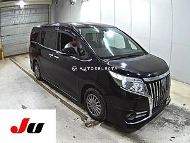 Toyota Esquire 2015, photo 1 of 1