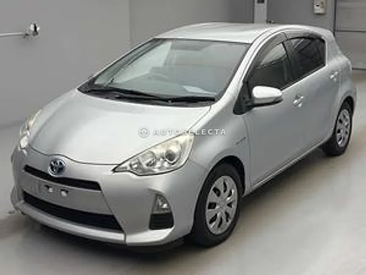 Toyota Aqua 2013, photo 1 of 1